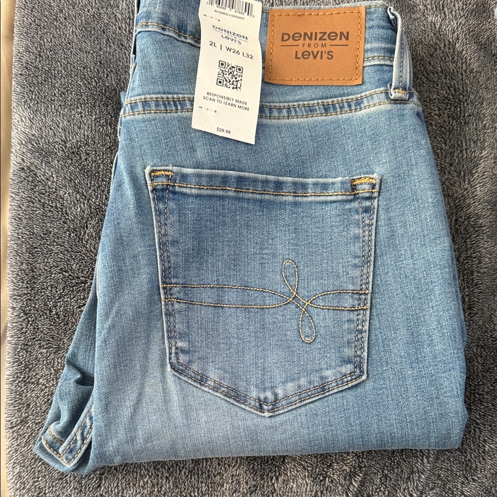 Denizen from Levi's Light Blue High Rise skinny Jeans